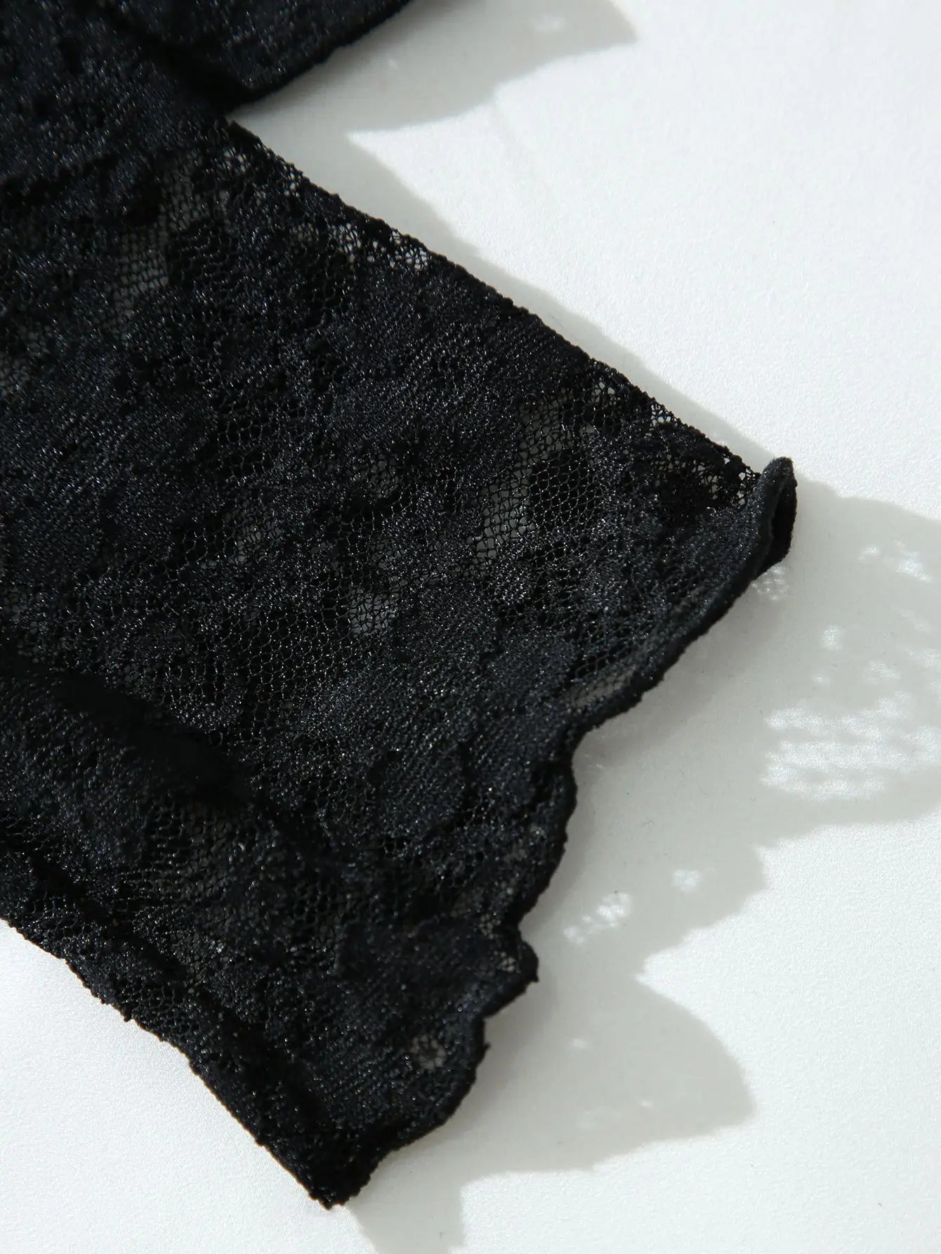 Sexy Lace Sheer Long Sleeve T-Shirts Fashion Women O-Neck Y2K Slim Floral Embroidery Crop Tops Casual Streetwear Hot Girl Tees