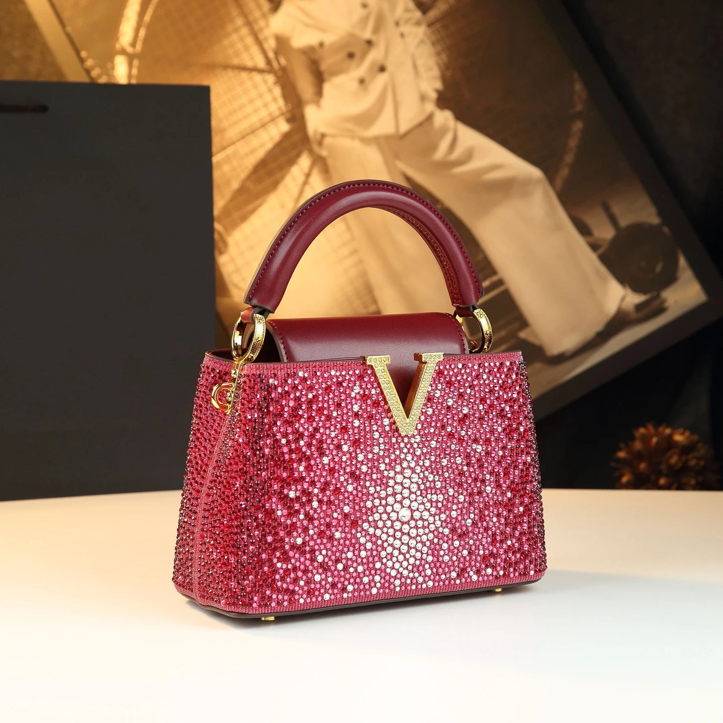 Luxury Fashion Diamonds Women's Handbags 2025 New V Letter Small Shoulder Crossbody Bag Genuine Leather Messenger Shell Bags