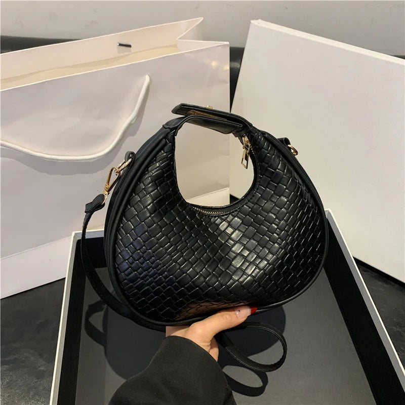 Women's Premium Shoulder Bag New Fashion Niche Design Messenger Bag Female Simple Style Female Woven Hobo Bag