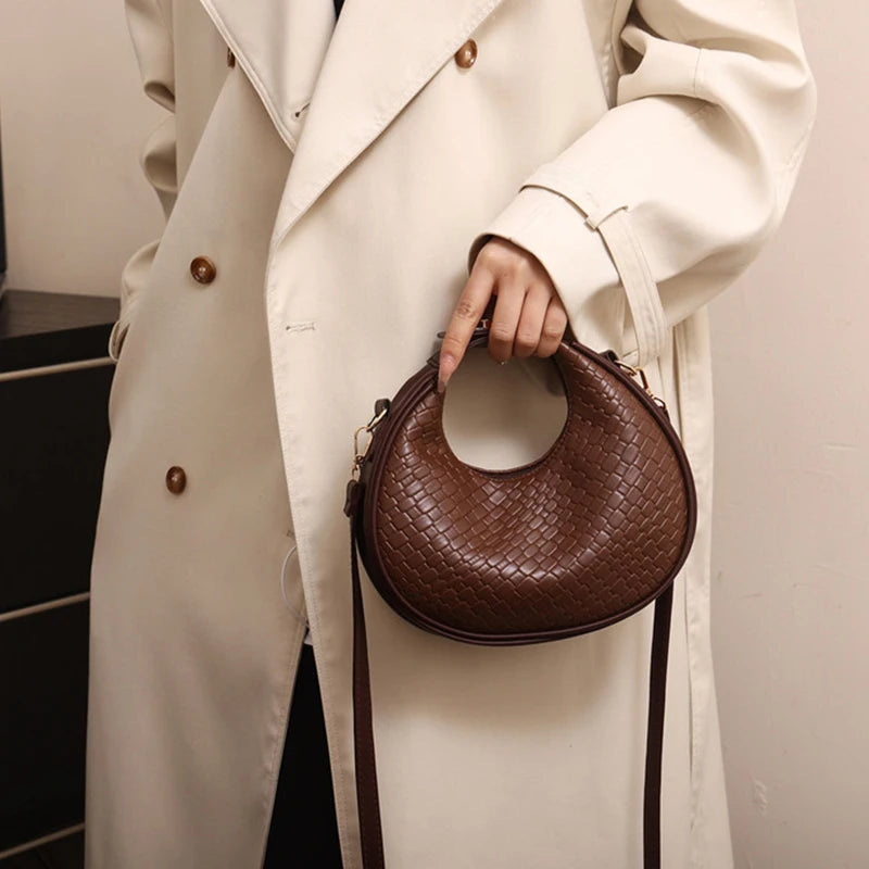 Women's Premium Shoulder Bag New Fashion Niche Design Messenger Bag Female Simple Style Female Woven Hobo Bag