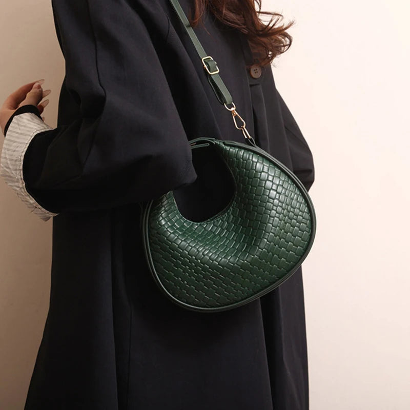 Women's Premium Shoulder Bag New Fashion Niche Design Messenger Bag Female Simple Style Female Woven Hobo Bag
