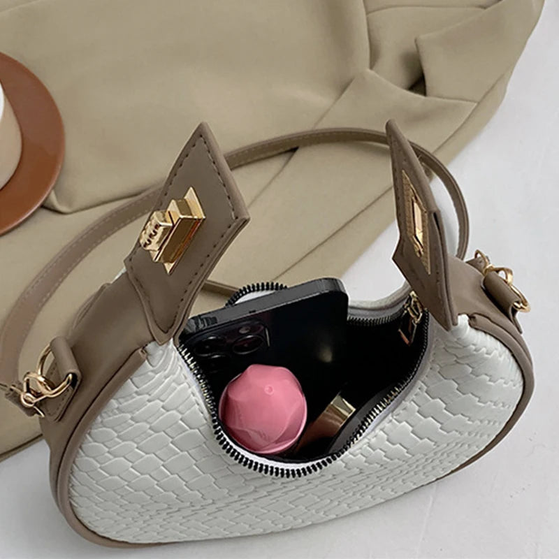 Women's Premium Shoulder Bag New Fashion Niche Design Messenger Bag Female Simple Style Female Woven Hobo Bag