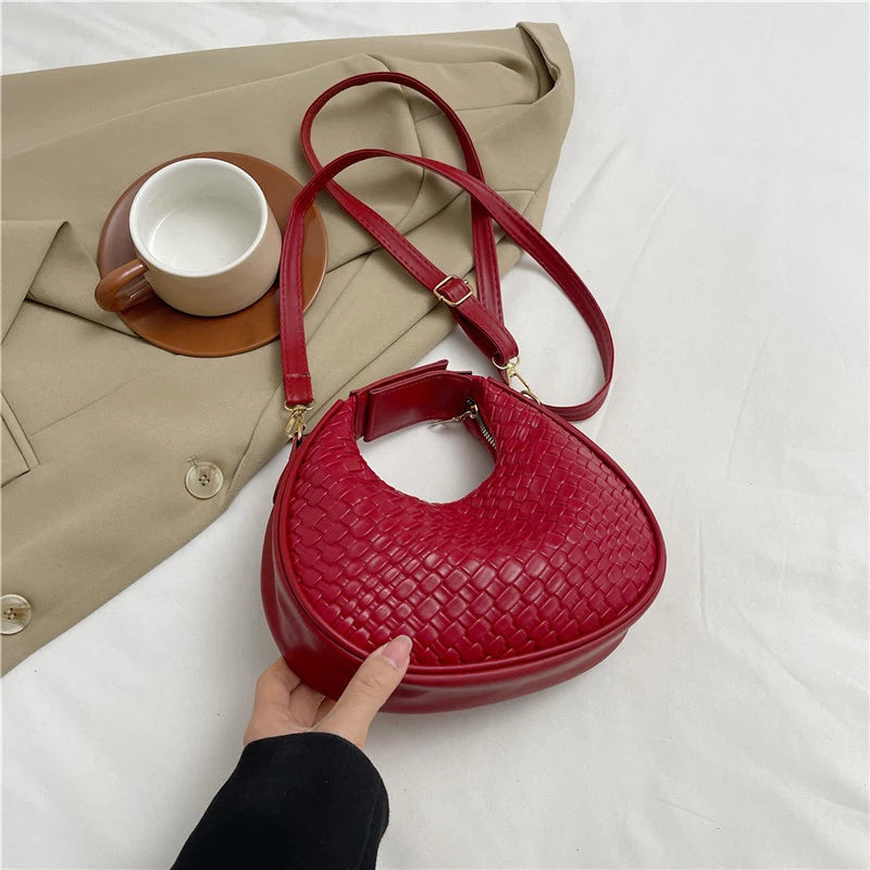Women's Premium Shoulder Bag New Fashion Niche Design Messenger Bag Female Simple Style Female Woven Hobo Bag