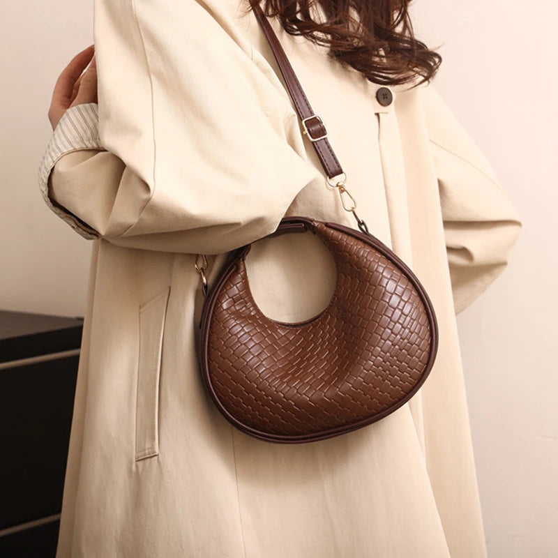 Women's Premium Shoulder Bag New Fashion Niche Design Messenger Bag Female Simple Style Female Woven Hobo Bag