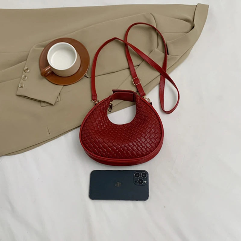 Women's Premium Shoulder Bag New Fashion Niche Design Messenger Bag Female Simple Style Female Woven Hobo Bag