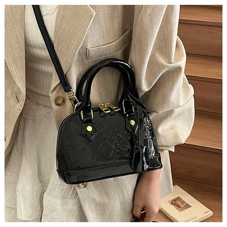 Women's Leather Shoulder Bags - Branded Handbag Collection, Trendy Crossbody Bags and Practical Tote Bags