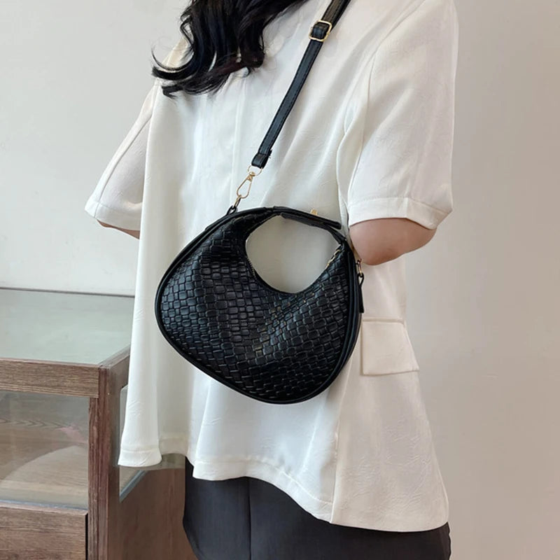 Women's Premium Shoulder Bag New Fashion Niche Design Messenger Bag Female Simple Style Female Woven Hobo Bag