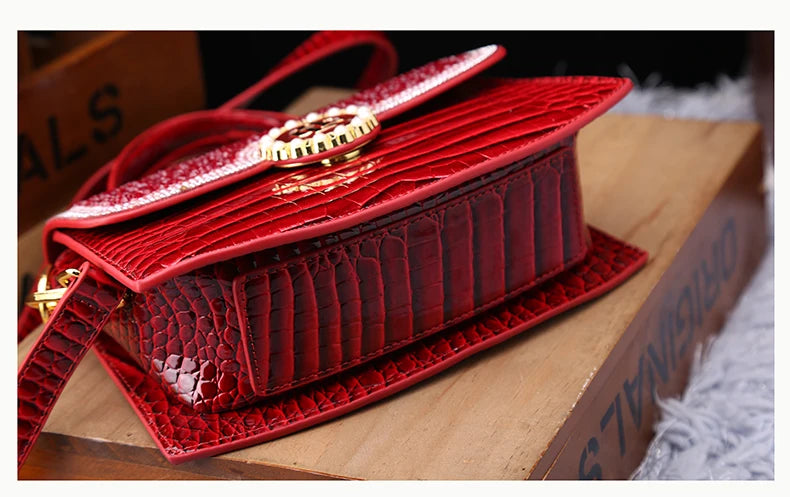 Fashion Diamonds Women Handbags 2023 Red Genuine Leather Lady Shoulder Messenger Bag Crocodile Pattern Portable Shell Tote Bags