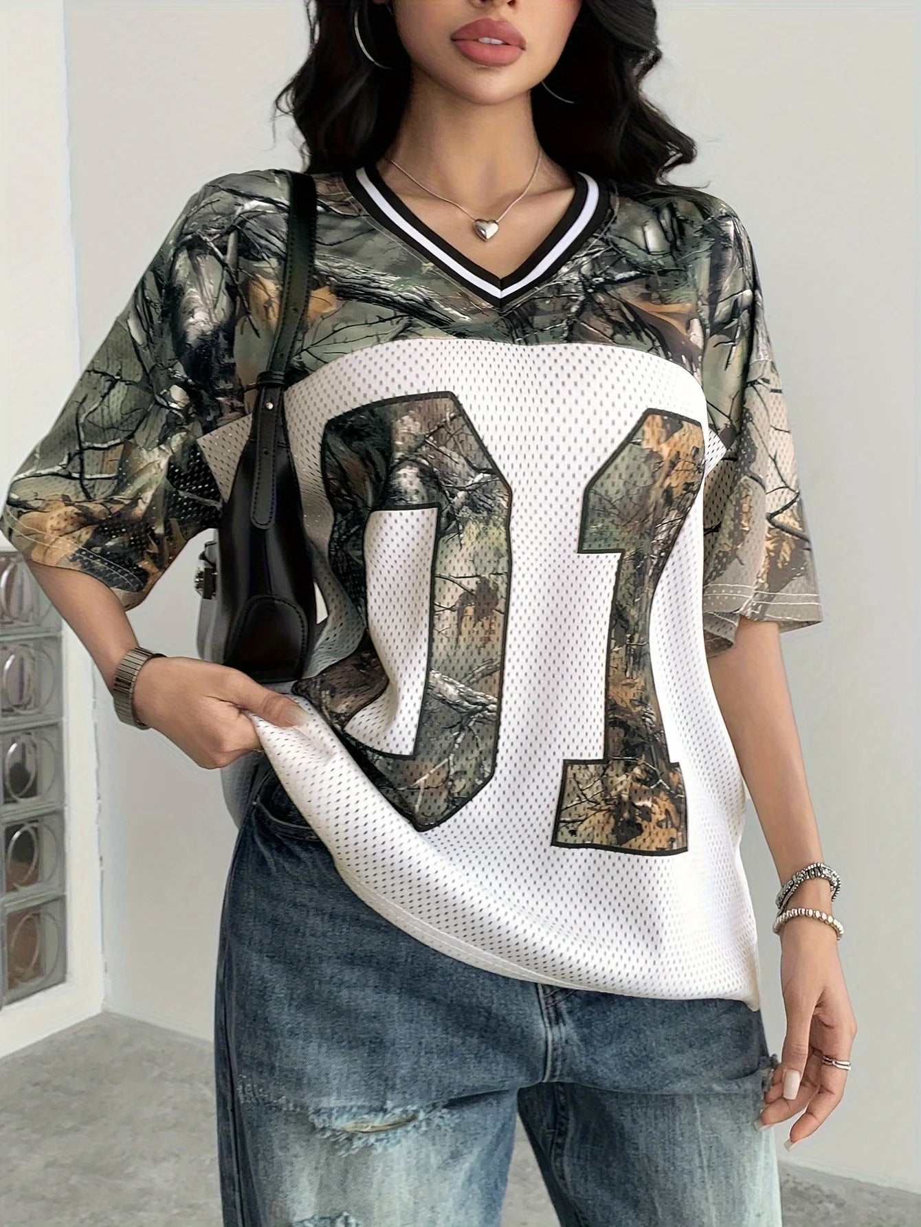 Summer Women's V-Neck Camouflage Letter Print Sport Quick-Drying T-Shirt, Breathable Mesh Loose Short-Sleeved Shoulder Top