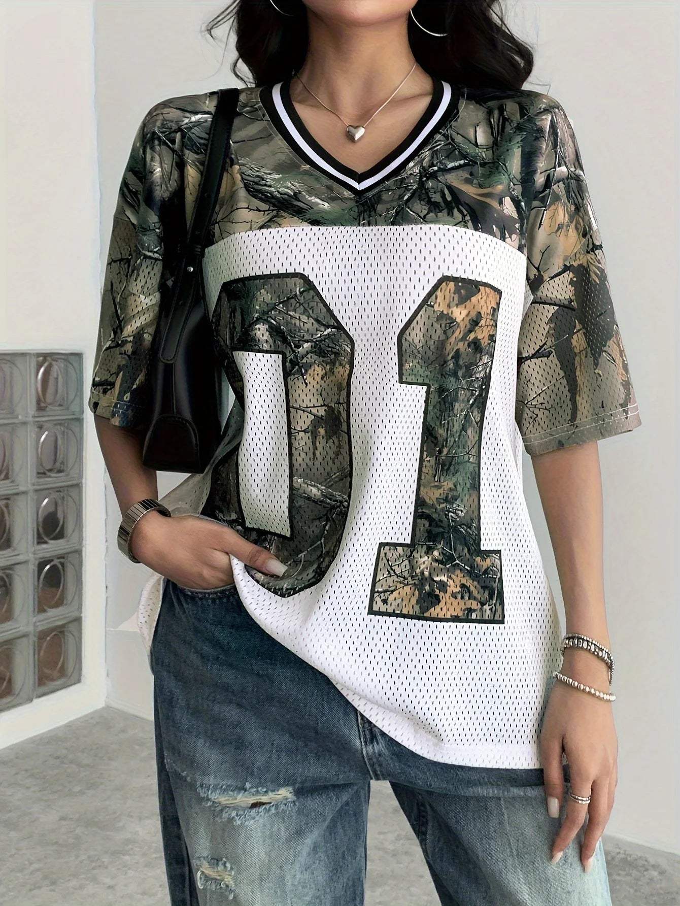 Summer Women's V-Neck Camouflage Letter Print Sport Quick-Drying T-Shirt, Breathable Mesh Loose Short-Sleeved Shoulder Top