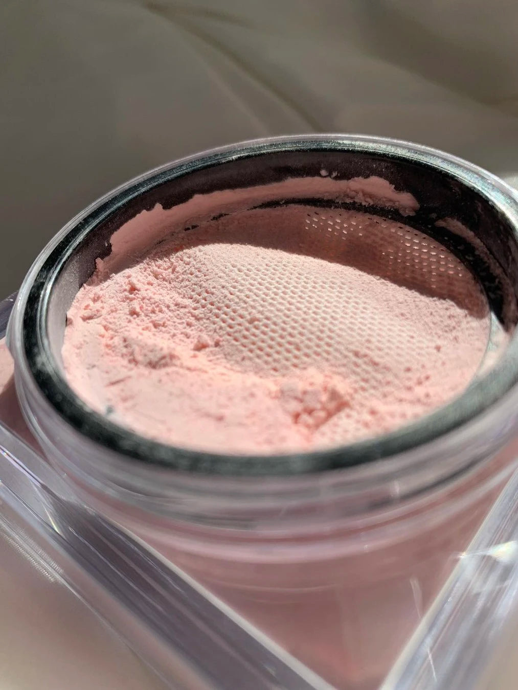 Huda Beauty Loose Powder Baked Setting Long Lasting Control Oil Formal Makeup Powder Face Matte Waterproof Brightening Concealer